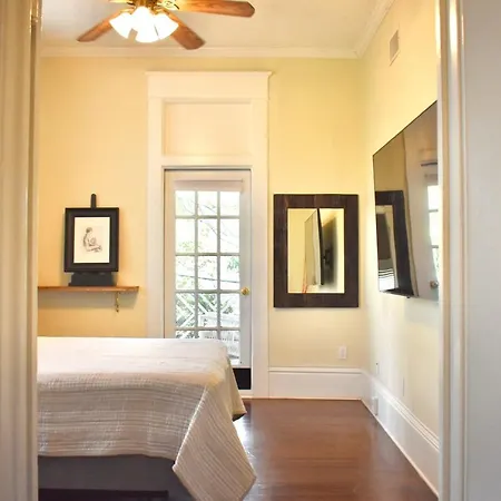 Greeley Gardens 2Nd Floor Efficiency With A View Apartment